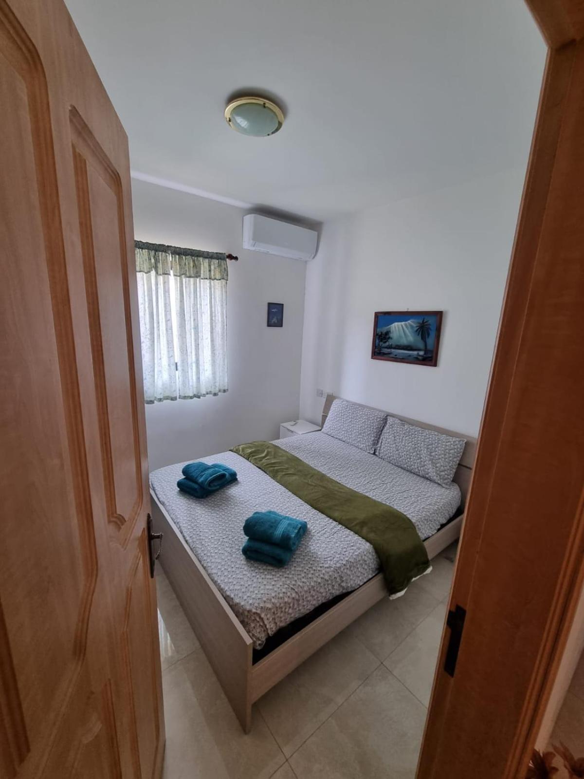 Modern Three Bedroom Apartment In Center Bugibba Σεντ Πόλς Μπέι Εξωτερικό φωτογραφία