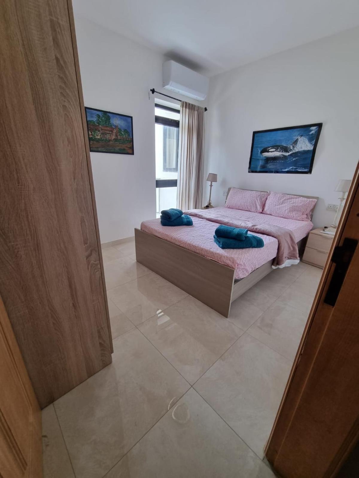 Modern Three Bedroom Apartment In Center Bugibba Σεντ Πόλς Μπέι Εξωτερικό φωτογραφία